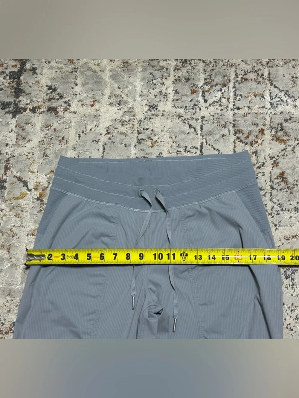 lululemon athletica Light Gray Drawstring Joggers